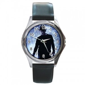 http://www.starsonstuff.com/1081-1339-thickbox/freddy-krueger-a-nightmare-on-elm-street-silver-tone-round-metal-watch.jpg