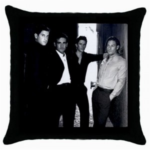 http://www.starsonstuff.com/11291-thickbox/il-divo-cushion-cover.jpg