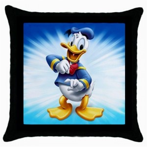 http://www.starsonstuff.com/11375-thickbox/disney-donald-duck-cushion-cover.jpg