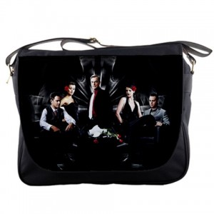 http://www.starsonstuff.com/11537-thickbox/ncis-abby-tony-ziva-gibbs-mcgee-messenger-bag.jpg