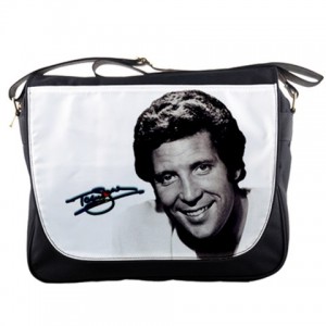 http://www.starsonstuff.com/11541-thickbox/tom-jones-signature-messenger-bag.jpg