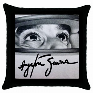 http://www.starsonstuff.com/1220-1535-thickbox/ayrton-senna-signature-cushion-cover.jpg