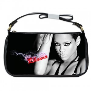 http://www.starsonstuff.com/12341-thickbox/rihanna-shoulder-clutch-bag.jpg