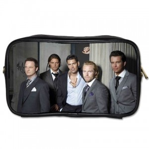 http://www.starsonstuff.com/1242-1560-thickbox/boyzone-toiletries-bag.jpg