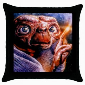 http://www.starsonstuff.com/12634-thickbox/et-the-extra-terrestrial-cushion-cover.jpg