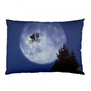 http://www.starsonstuff.com/12641-thickbox/et-the-extra-terrestrial-pillow-case.jpg