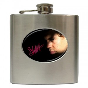 http://www.starsonstuff.com/1369-1683-thickbox/sebastian-vettel-signature-6oz-hip-flask.jpg