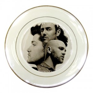http://www.starsonstuff.com/14799-thickbox/the-script-danny-o-donoghue-porcelain-plate.jpg