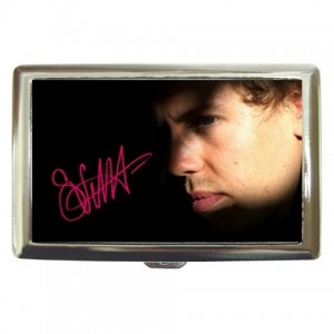 http://www.starsonstuff.com/1525-1834-thickbox/sebastian-vettel-signature-cigarette-money-case.jpg