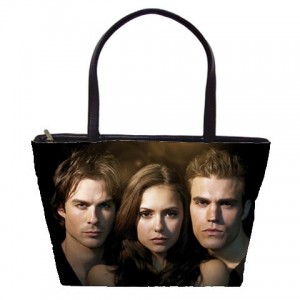 http://www.starsonstuff.com/1562-1868-thickbox/the-vampire-diaries-classic-shoulder-bag.jpg