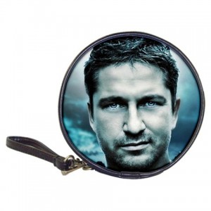 http://www.starsonstuff.com/15791-thickbox/gerard-butler-20-cd-dvd-storage-wallet.jpg