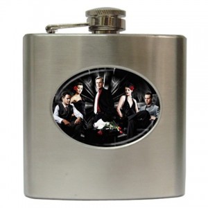 http://www.starsonstuff.com/15899-thickbox/ncis-6oz-hip-flask.jpg