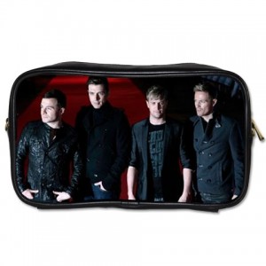 http://www.starsonstuff.com/1598-1978-thickbox/westlife-toiletries-bag.jpg