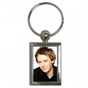 http://www.starsonstuff.com/1625-1989-thickbox/clay-aiken-rectangle-keyring.jpg