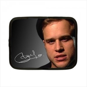 http://www.starsonstuff.com/18233-thickbox/olly-murs-7-netbook-laptop-case.jpg