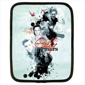 http://www.starsonstuff.com/18238-thickbox/olly-murs-12-netbook-laptop-case.jpg