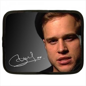 http://www.starsonstuff.com/18239-thickbox/olly-murs-13-netbook-laptop-case.jpg