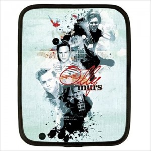 http://www.starsonstuff.com/18242-thickbox/olly-murs-15-netbook-laptop-case.jpg