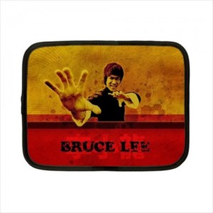 http://www.starsonstuff.com/18583-thickbox/bruce-lee-7-netbook-laptop-case.jpg