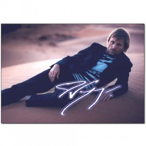 http://www.starsonstuff.com/1935-2364-thickbox/viggo-mortensen-pillow-case.jpg