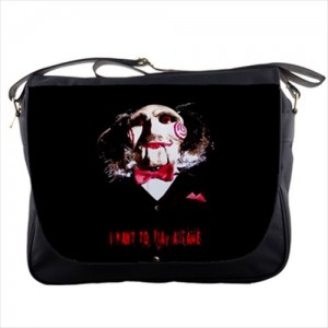 http://www.starsonstuff.com/19530-thickbox/billy-saw-doll-messenger-bag.jpg
