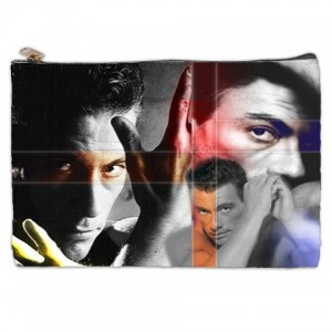 http://www.starsonstuff.com/2009-2435-thickbox/jean-claude-van-damme-cosmetic-bag.jpg