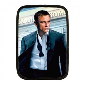 http://www.starsonstuff.com/20248-thickbox/daniel-craig-10-netbook-laptop-case.jpg