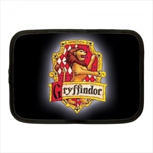 http://www.starsonstuff.com/20314-thickbox/harry-potter-gryffindor-10-netbook-laptop-case.jpg
