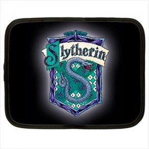 http://www.starsonstuff.com/20507-thickbox/harry-potter-slytherin-13-netbook-laptop-case.jpg