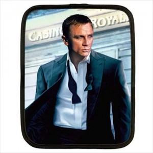 http://www.starsonstuff.com/20556-thickbox/daniel-craig-15-netbook-laptop-case.jpg