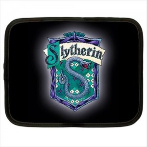 http://www.starsonstuff.com/20602-thickbox/harry-potter-slytherin-15-netbook-laptop-case.jpg