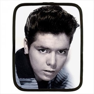 http://www.starsonstuff.com/20631-thickbox/cliff-richard-15-netbook-laptop-case.jpg