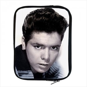 http://www.starsonstuff.com/20661-thickbox/cliff-richard-apple-ipad-2-3-4-ipad-air-soft-zip-case.jpg