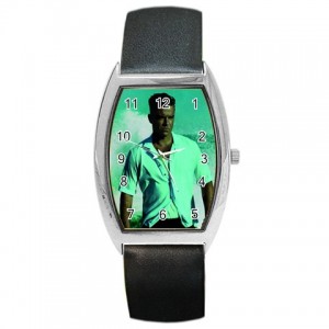 http://www.starsonstuff.com/2076-2501-thickbox/robbie-williams-high-quality-barrel-style-watch.jpg