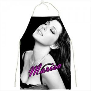 http://www.starsonstuff.com/20863-thickbox/marisa-tomei-bbq-kitchen-apron.jpg