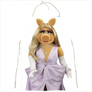 http://www.starsonstuff.com/20864-thickbox/the-muppets-miss-piggy-bbq-kitchen-apron.jpg