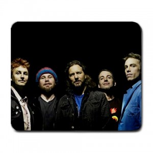 http://www.starsonstuff.com/2146-2565-thickbox/pearl-jam-large-mousemat.jpg