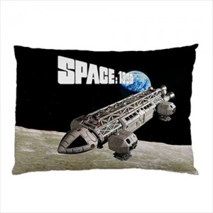 http://www.starsonstuff.com/21730-thickbox/space-1999-pillow-case.jpg