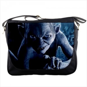 http://www.starsonstuff.com/21971-thickbox/gollum-the-lord-of-the-rings-messenger-bag.jpg