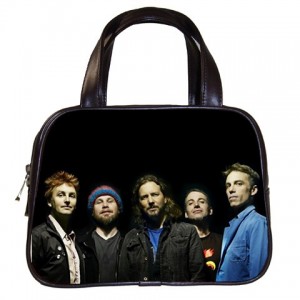 http://www.starsonstuff.com/2228-2676-thickbox/pearl-jam-classic-handbag.jpg