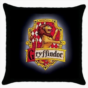 http://www.starsonstuff.com/22683-thickbox/harry-potter-cushion-cover.jpg