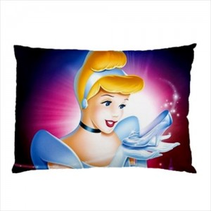http://www.starsonstuff.com/22973-thickbox/disney-cinderella-pillow-case.jpg