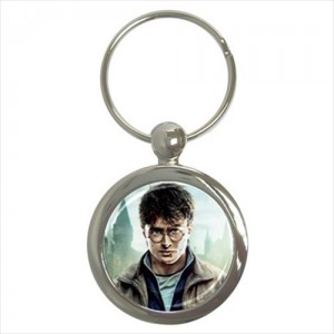 http://www.starsonstuff.com/23614-thickbox/harry-potter-round-keyring.jpg