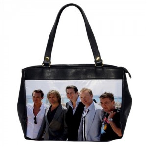 http://www.starsonstuff.com/23874-thickbox/spandau-ballet-oversize-office-handbag.jpg