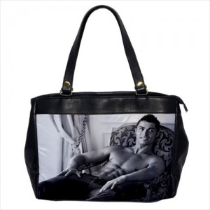 http://www.starsonstuff.com/23895-thickbox/cristiano-ronaldo-oversize-office-handbag.jpg