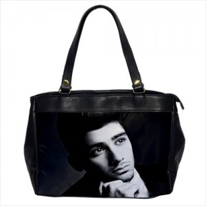 http://www.starsonstuff.com/23986-thickbox/one-direction-zayn-oversize-office-handbag.jpg