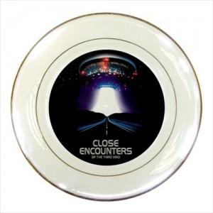 http://www.starsonstuff.com/24126-thickbox/close-encounters-of-the-third-kind-porcelain-plate.jpg
