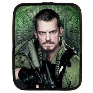http://www.starsonstuff.com/24754-thickbox/suicide-squad-rick-flag-15-netbook-laptop-case.jpg