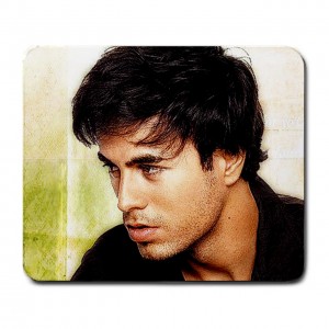 http://www.starsonstuff.com/25959-thickbox/enrique-iglesias-large-large-mousemat.jpg