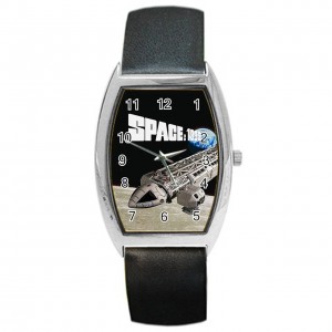 http://www.starsonstuff.com/26168-thickbox/space-1999-high-quality-barrel-style-watch.jpg